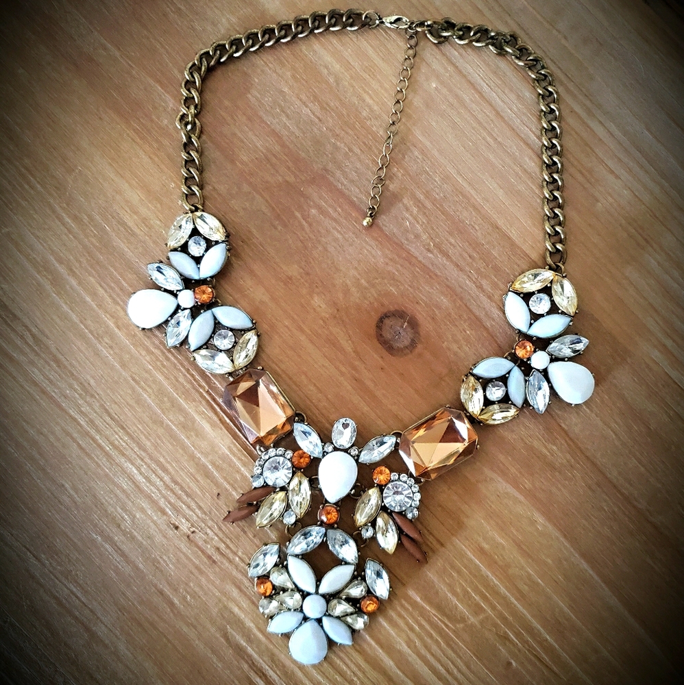 ❤️Vintage Brass Crystal Statement Necklace
